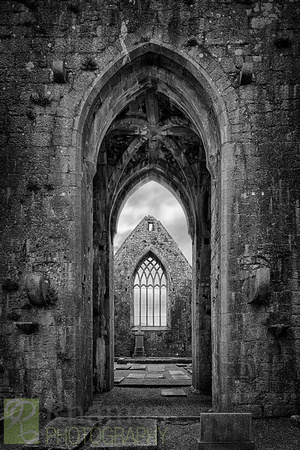 Claregalway Friary Vaulted Crossing, Monochdrome
